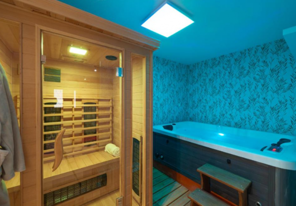 Villa dengan ruang sauna dan spa pribadi